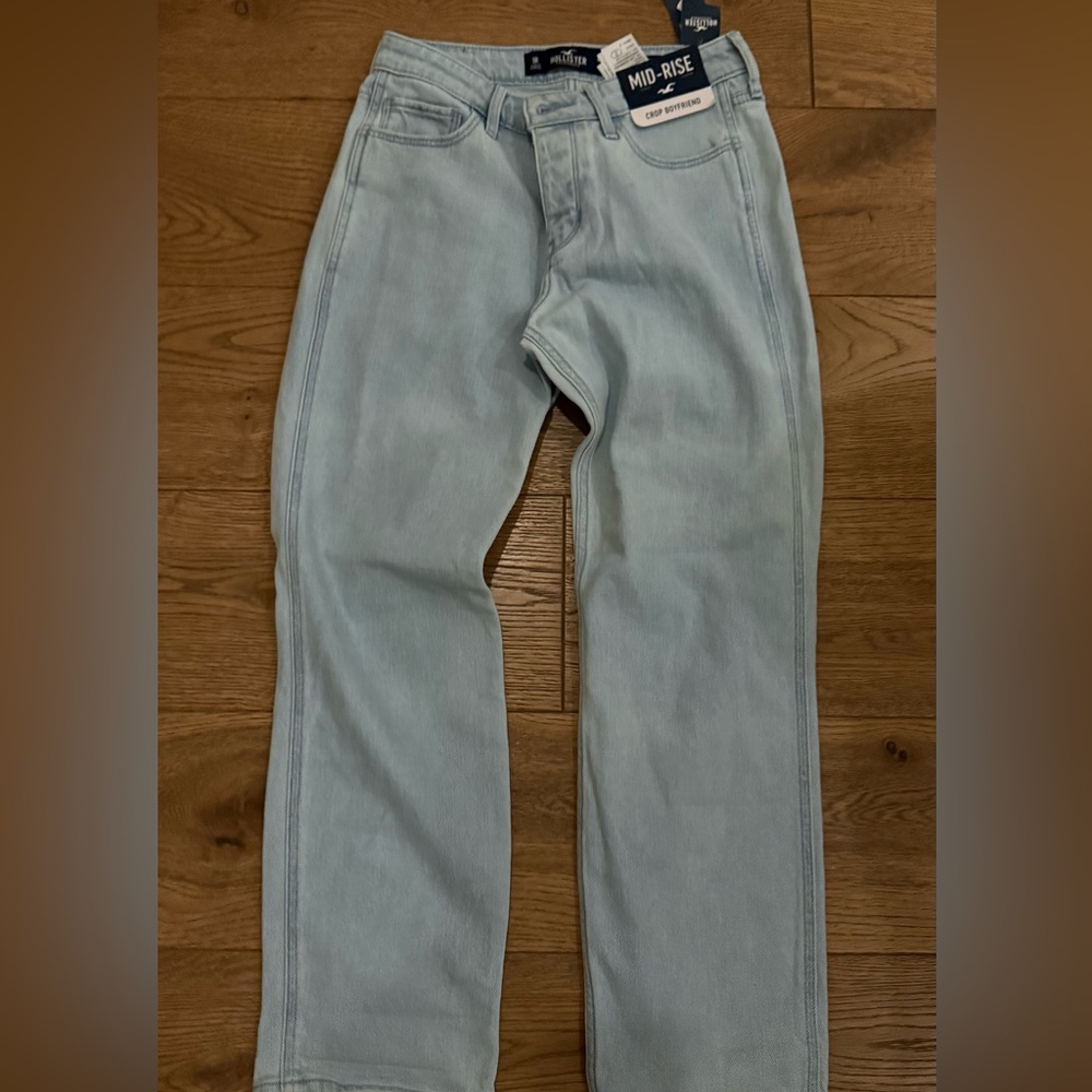 Hollister women’s Light Blue Straight Jeans